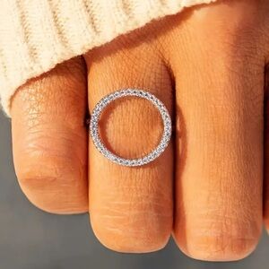 Elegant Circle Ring
